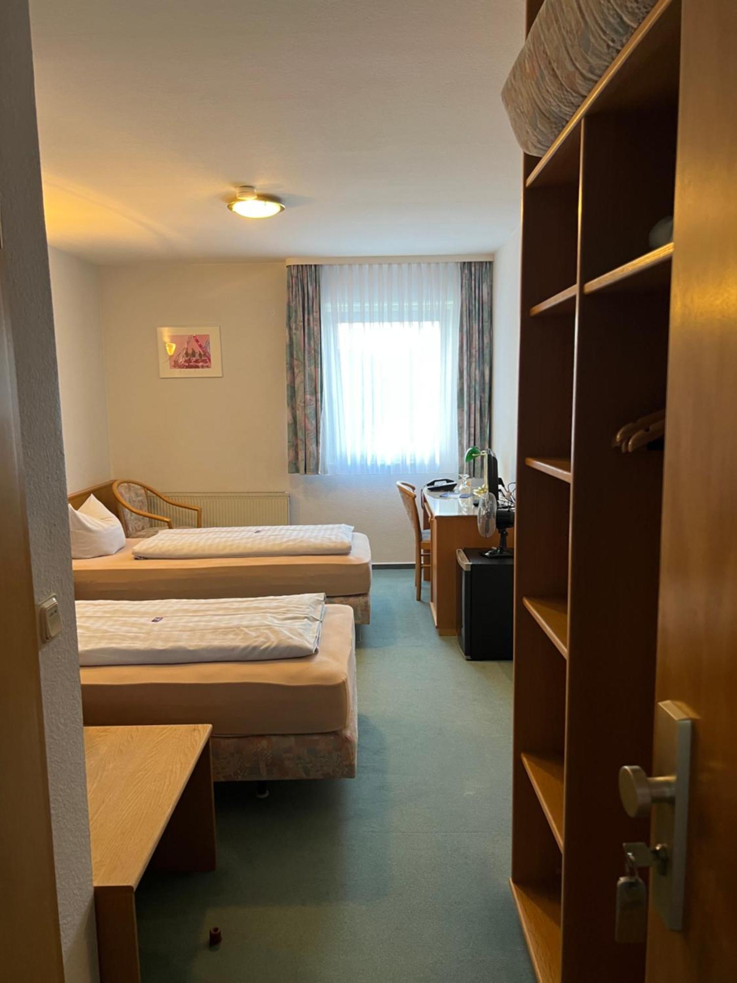 Niebuhrs Hotel Friedrichsdorf Room photo