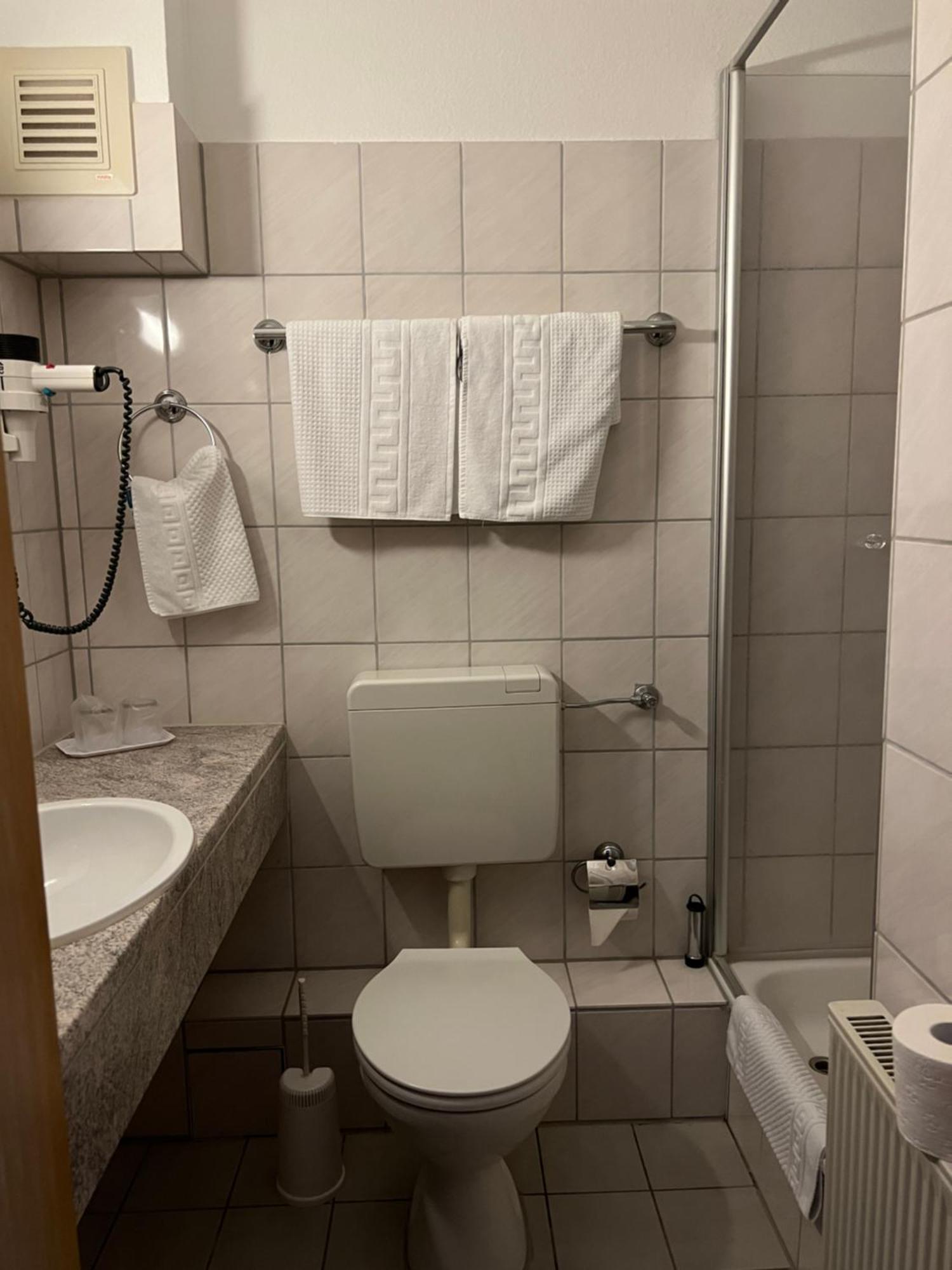 Niebuhrs Hotel Friedrichsdorf Room photo
